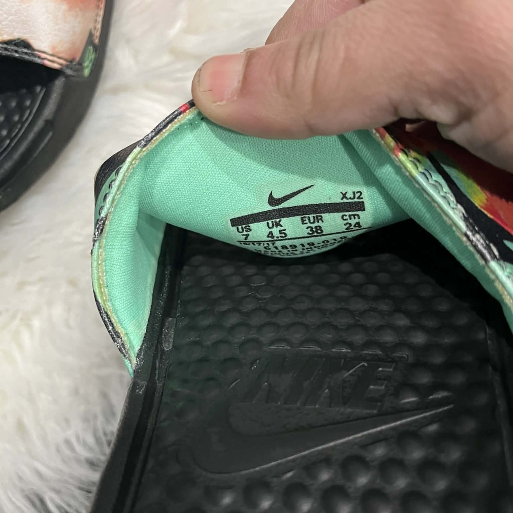 Nike Black and Multicolor Slide Sandals Excellent Condition - Picture 3 of 5